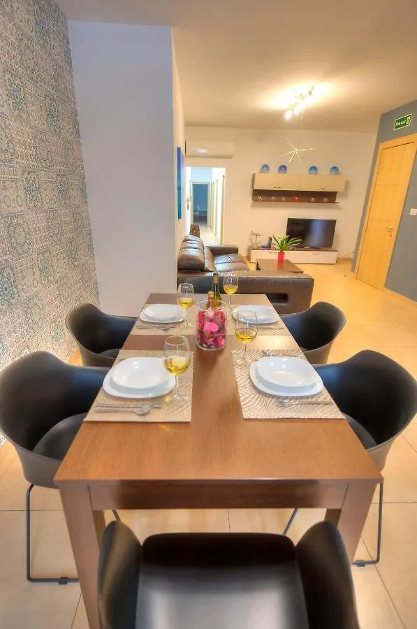 Beautifully Finished And Large Apartment Steps Away From Rocky Beach Ddif1-1 Sliema