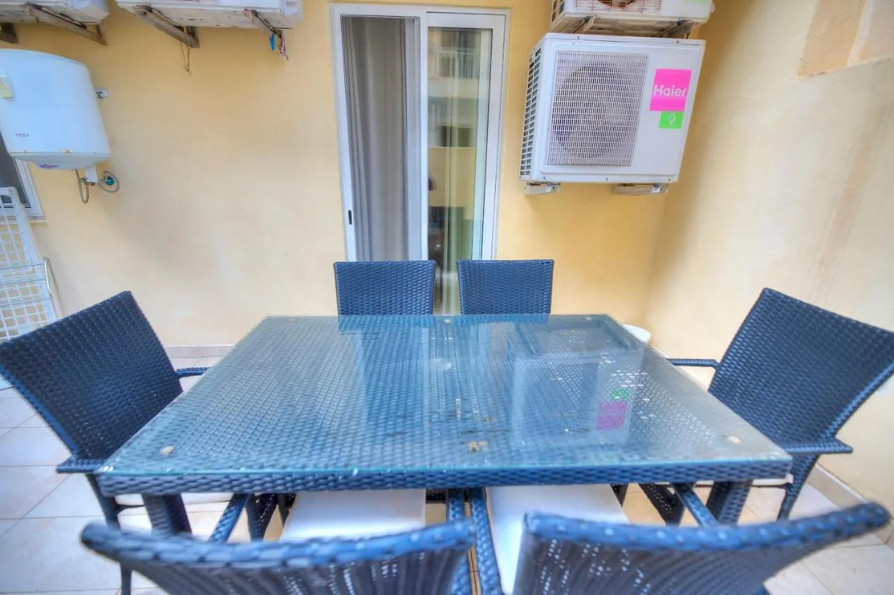 Beautifully Finished And Large Apartment Steps Away From Rocky Beach Ddif1-1 Sliema