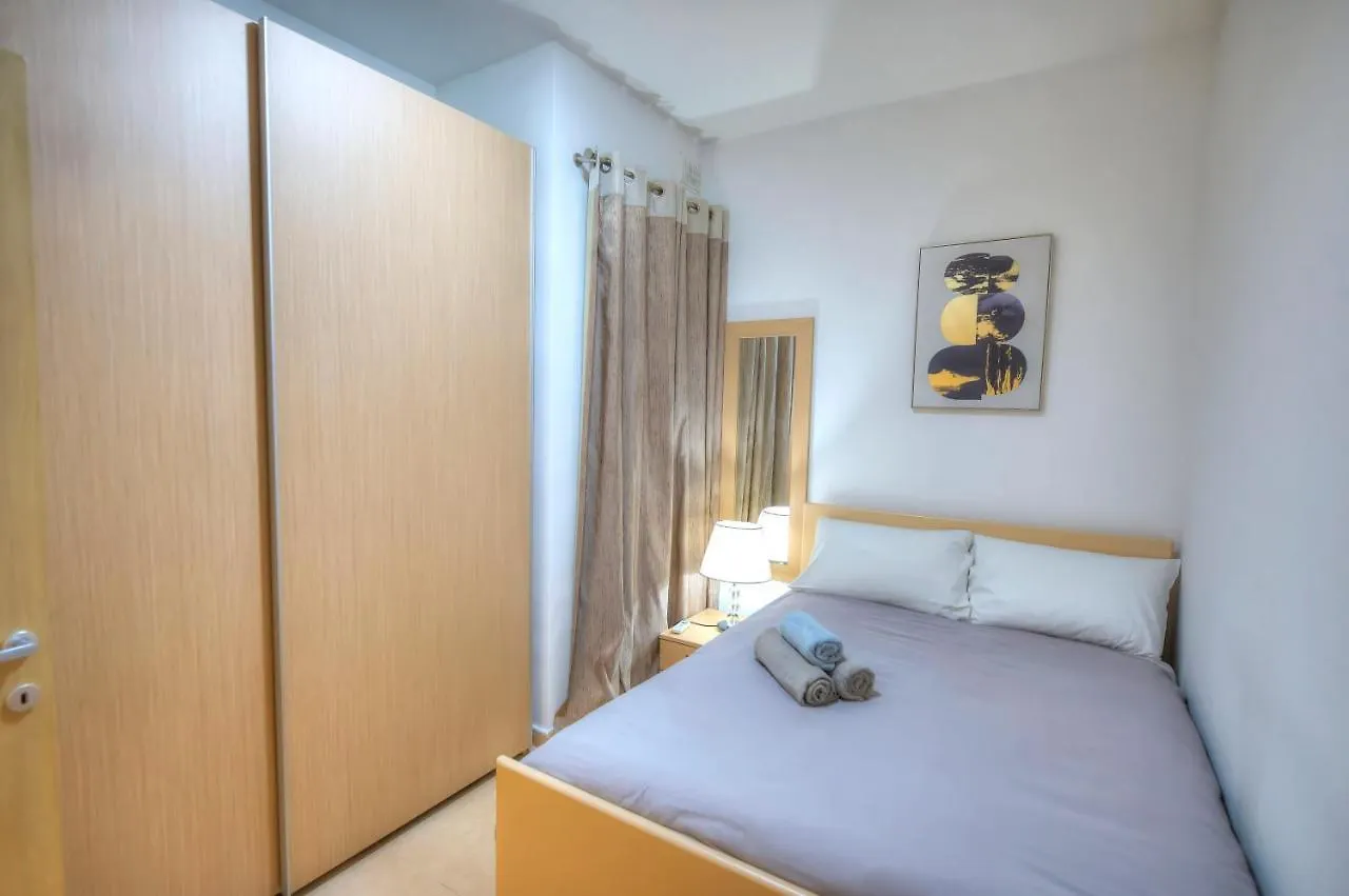 Beautifully Finished And Large Apartment Steps Away From Rocky Beach Ddif1-1 Sliema 0*,  Malta