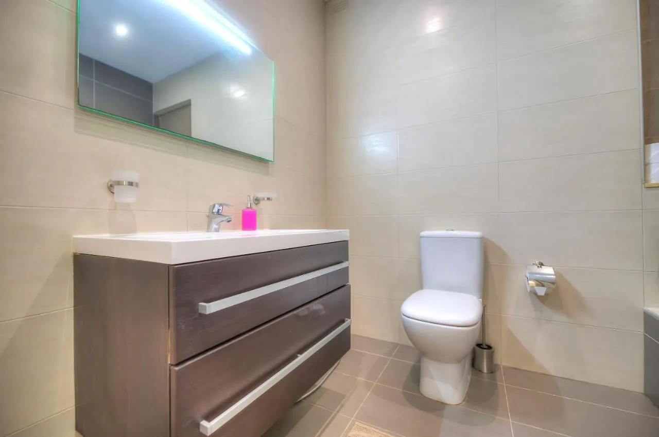 Beautifully Finished And Large Apartment Steps Away From Rocky Beach Ddif1-1 Sliema