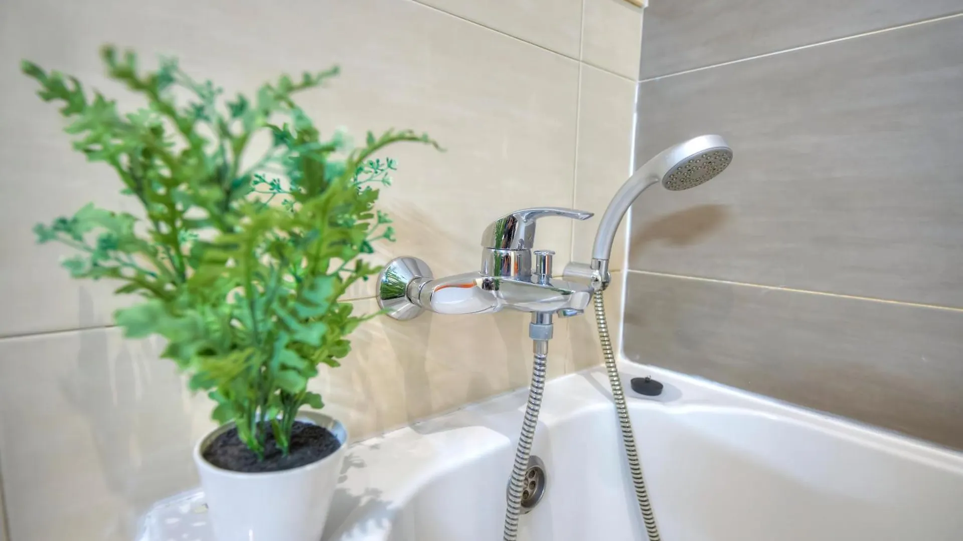 Beautifully Finished And Large Apartment Steps Away From Rocky Beach Ddif1-1 Sliema Malta