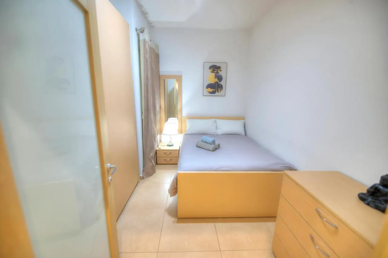 Beautifully Finished And Large Apartment Steps Away From Rocky Beach Ddif1-1 Sliema