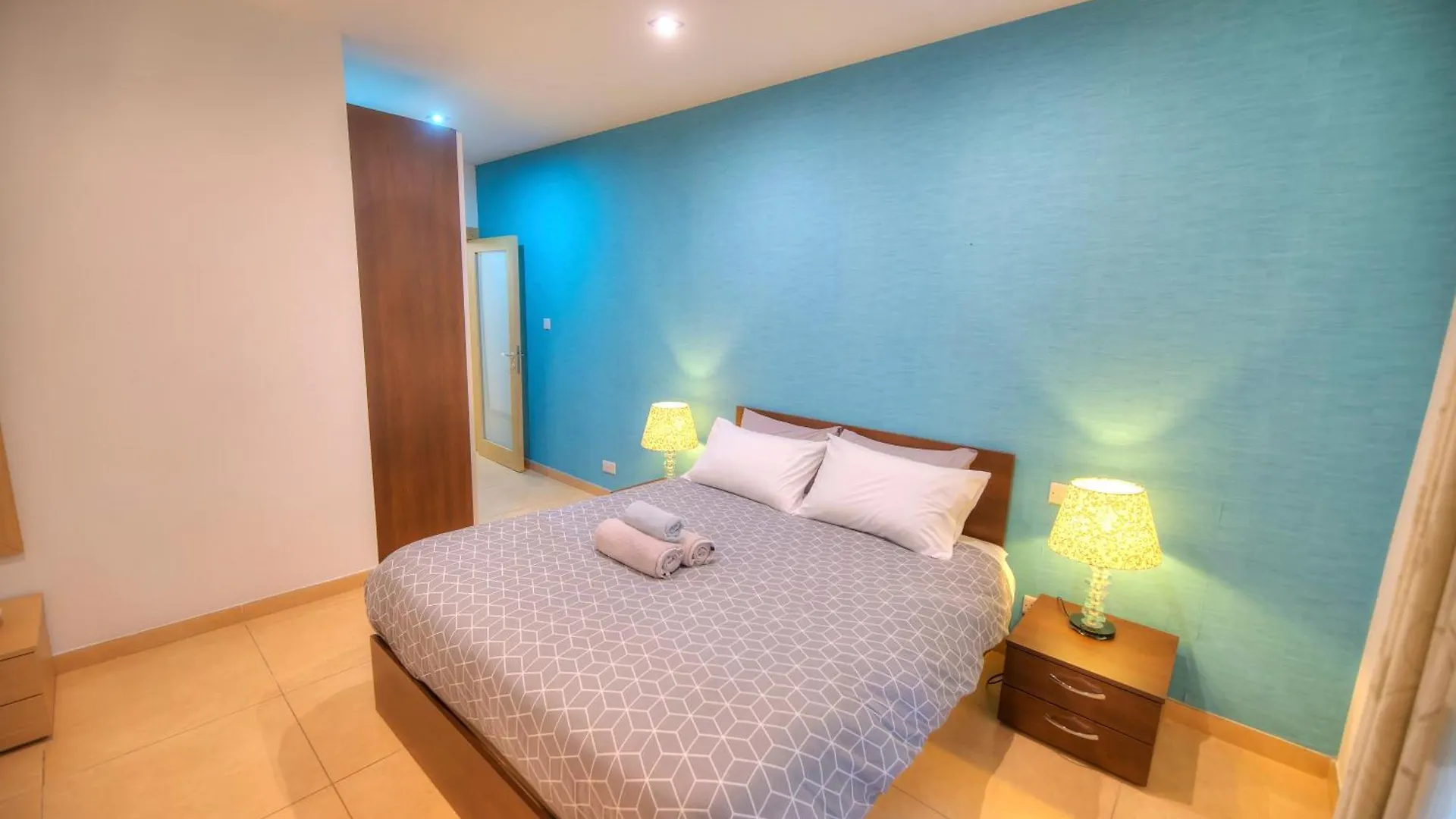 Beautifully Finished And Large Apartment Steps Away From Rocky Beach Ddif1-1 Sliema